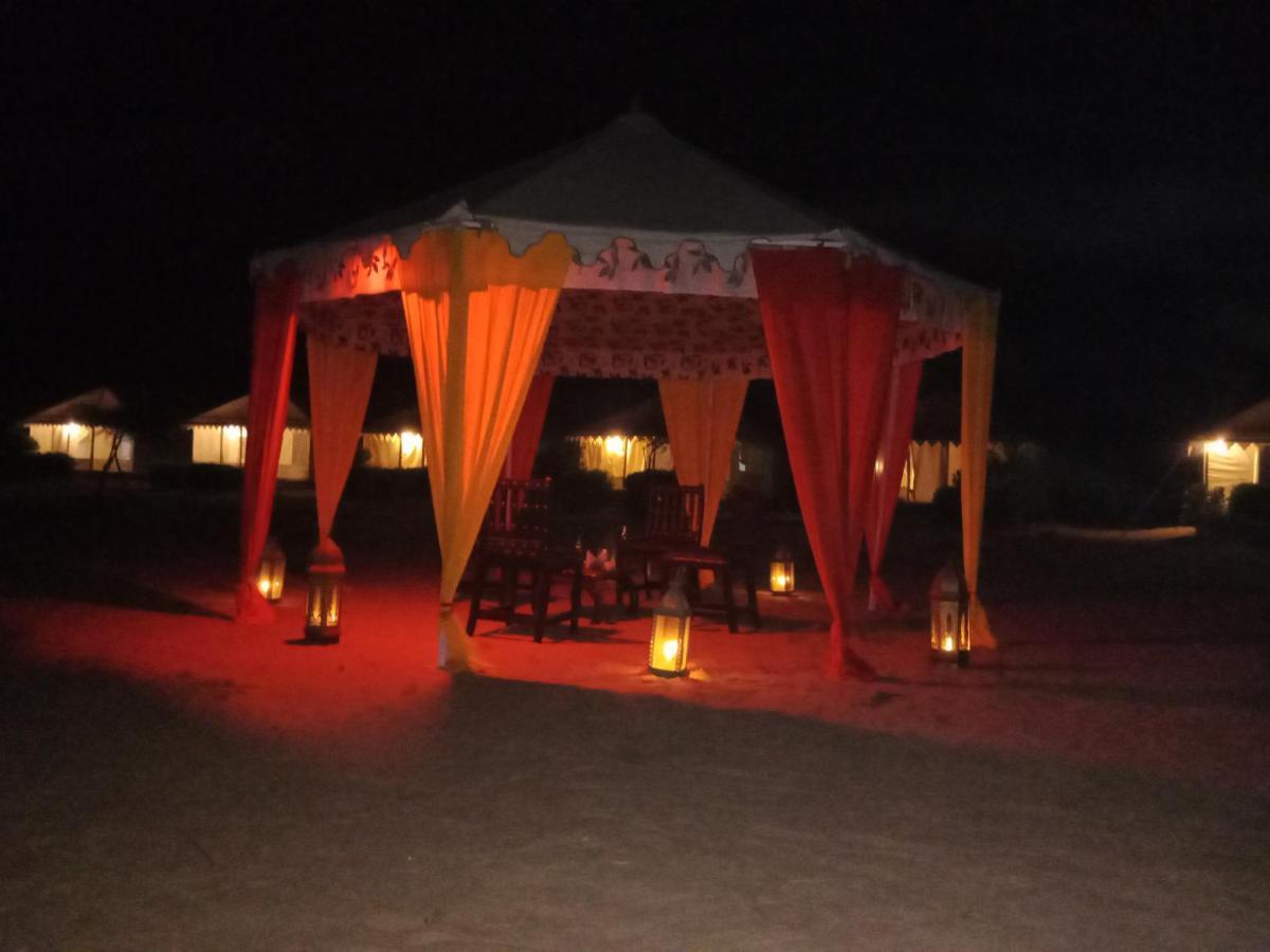 Sunny Desert Camp Kūri Extérieur photo