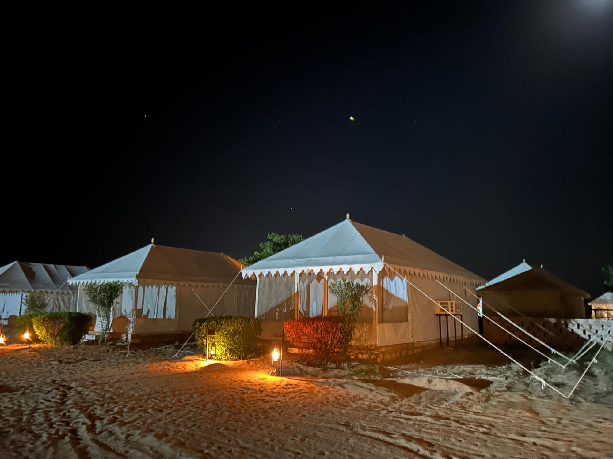 Sunny Desert Camp Kūri Extérieur photo